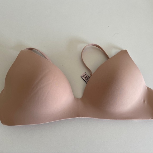 Victoria’s Secret Lightly Lined Wireless Bra - Picture 1 of 4